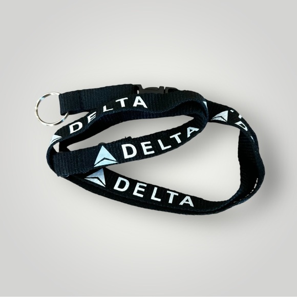Delta Air Lines Official Black Lanyard Strap For ID & Keys New - Picture 3 of 16